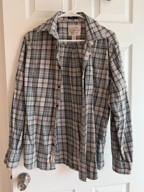 St. John’s bay gray, black, and white flannel plaid button down